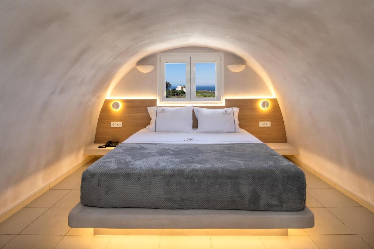 Aelia Luxury Suites Karterados  Esterno foto A cave room in Santorini