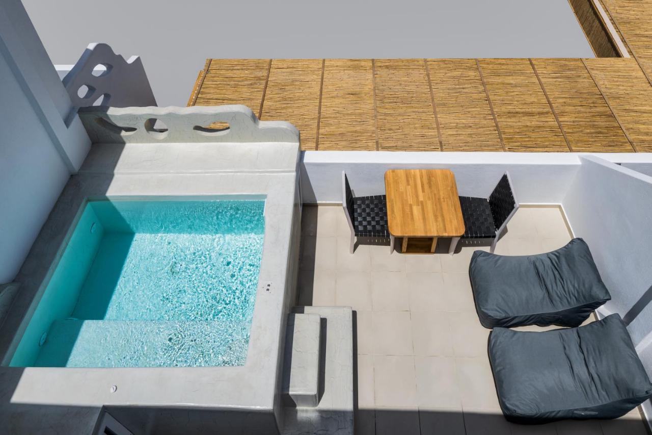 Aelia Luxury Suites Karterados  Esterno foto A private pool at a hotel