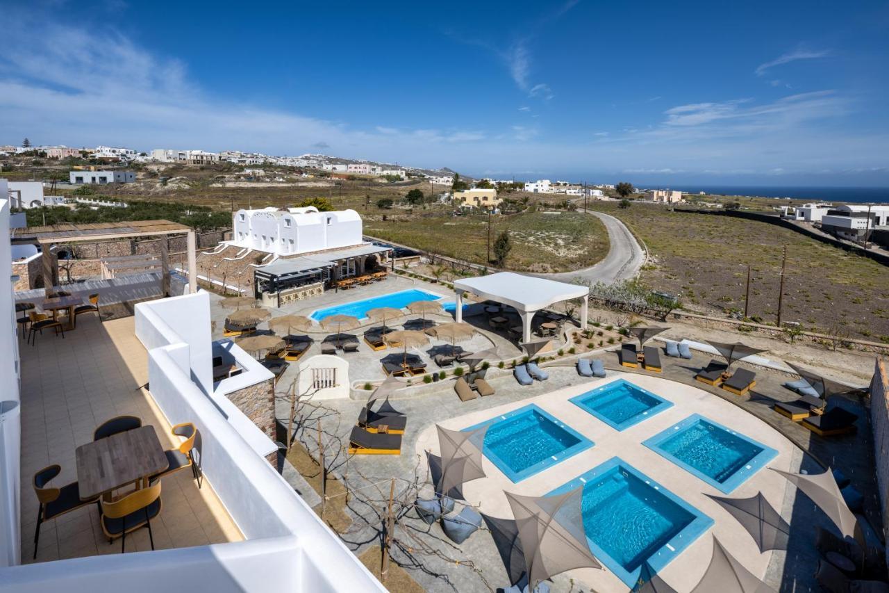 Aelia Luxury Suites Karterados  Esterno foto The hotel's swimming pool